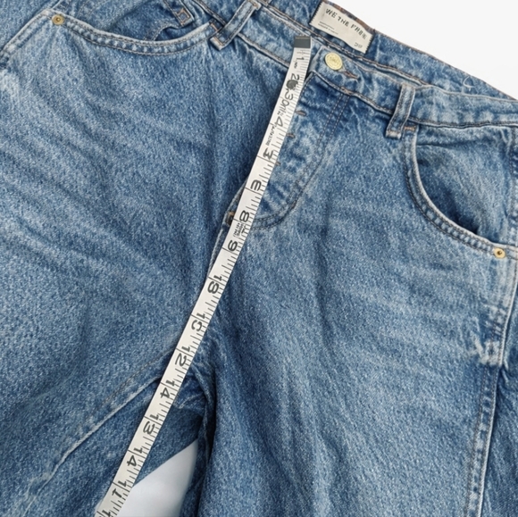 Free People We The Free Good Luck Barrel Jeans - Picture 4 of 5